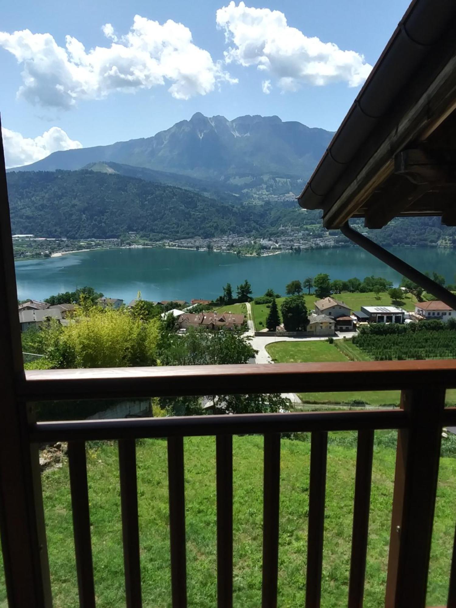 La Casa Di Athos Lägenhet Tenna Exteriör bild