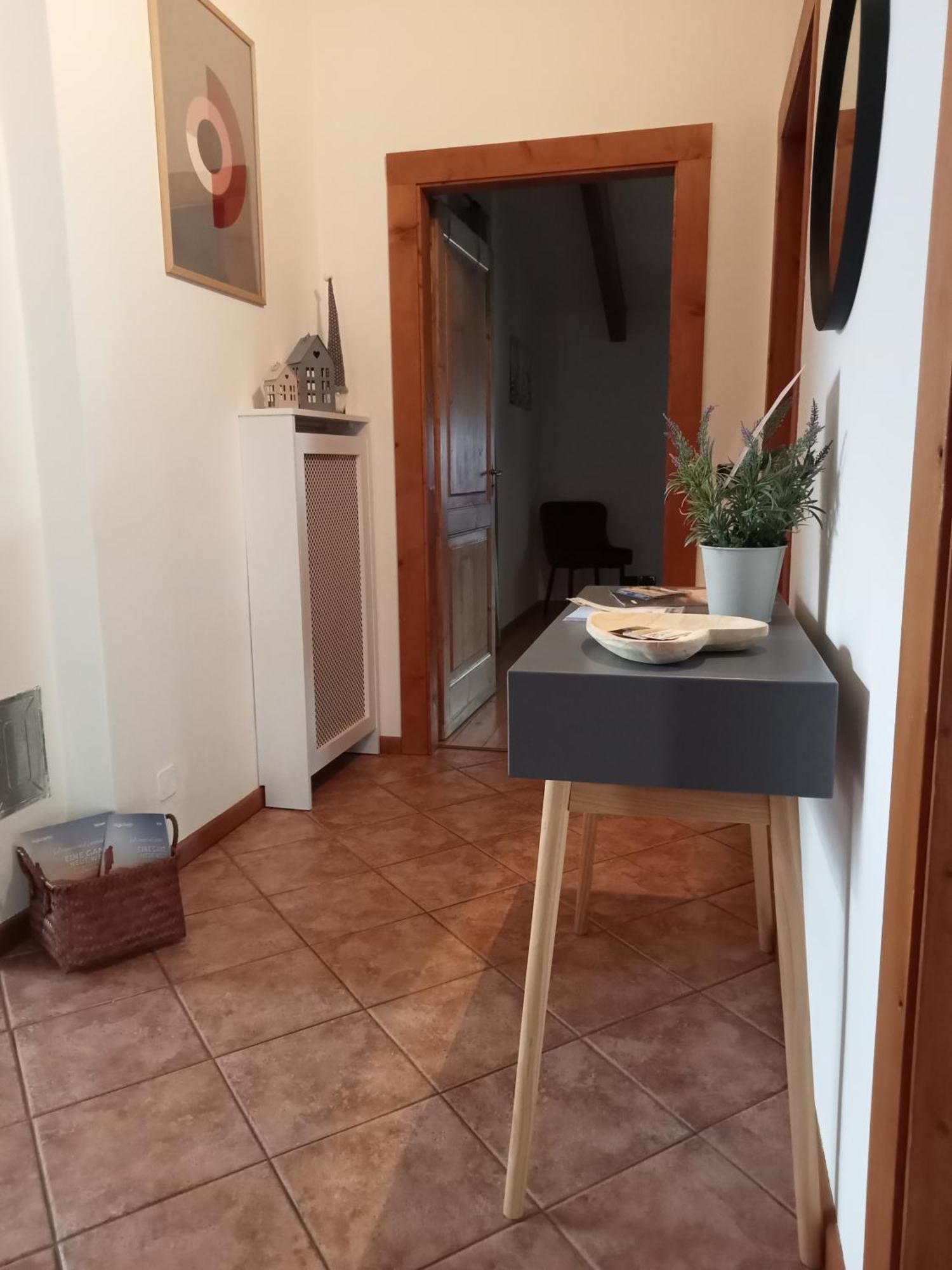 La Casa Di Athos Lägenhet Tenna Exteriör bild